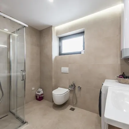 Luxurious Panoramic 地拉那