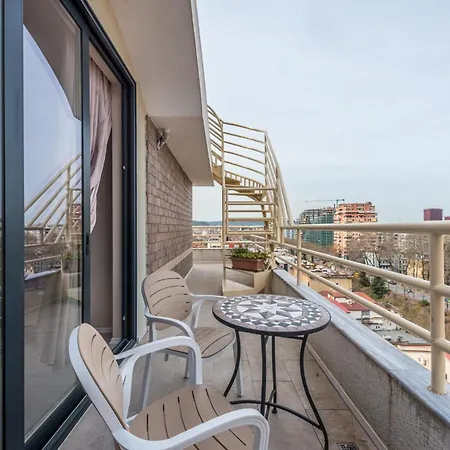 Luxurious Panoramic * 地拉那